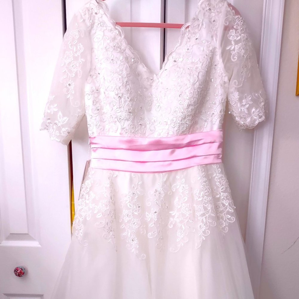 Wedding Dress size 14 V-neck Tea-Length Tulle  Beading Appliques Lace - JJ House